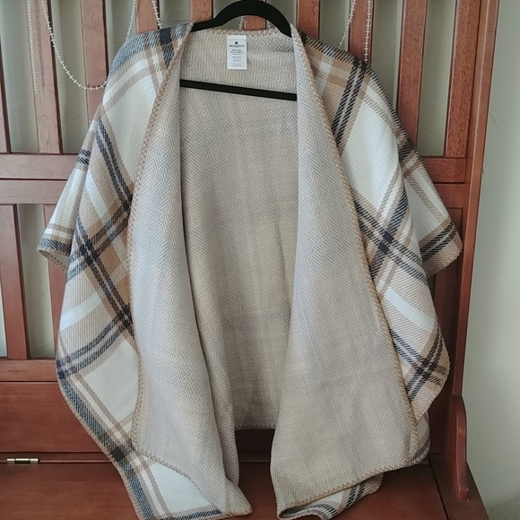 Woolrich Blanket Wrap OS - Picture 2 of 6